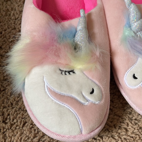 Secret Treasures Unicorn Slippers Sz 9/10 - Picture 3 of 4